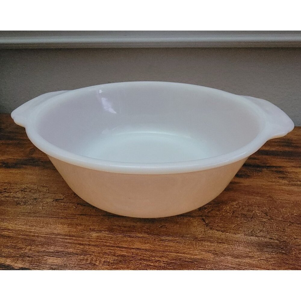 Fire King Milk Glass Peach Luster Pearlescent 1.5 QT Round Casserole Dish - Picture 1 of 8